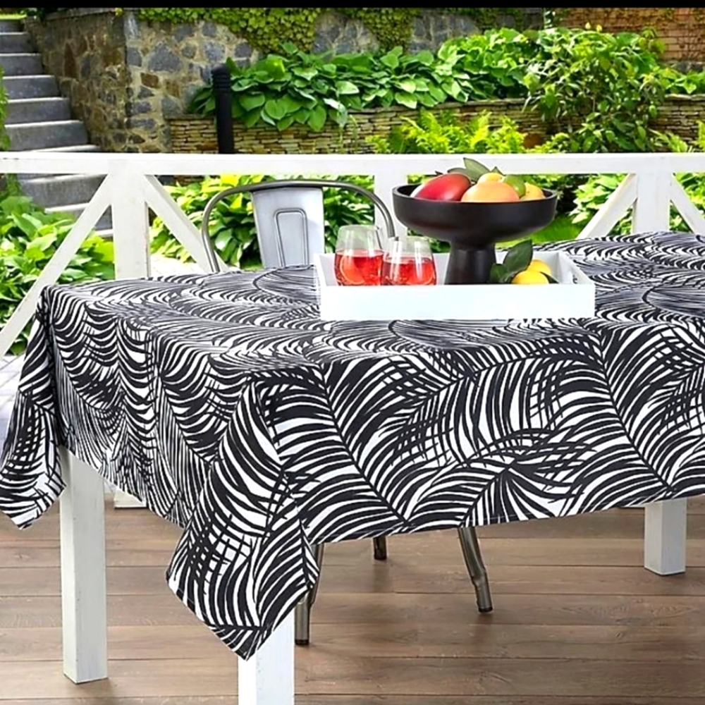 Kauai Tropical Tablecloth Blk White Palm Leaves 60x84 NO UMBRELLA HOLE STYLE NWT